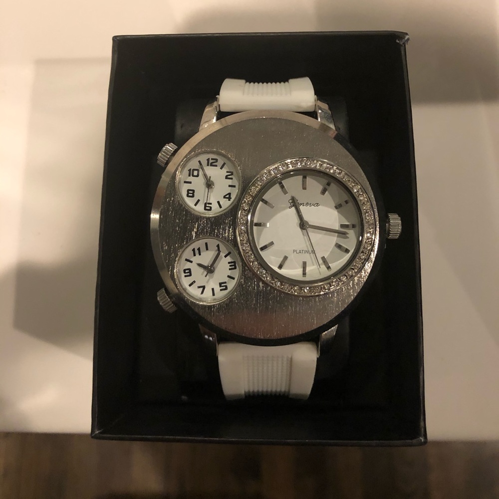 Geneva Platinum Men’s oversized watch
